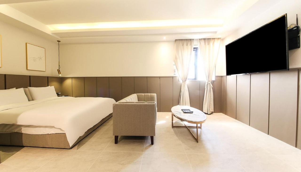 H Moment Hotel Songjeong Пусан Экстерьер фото