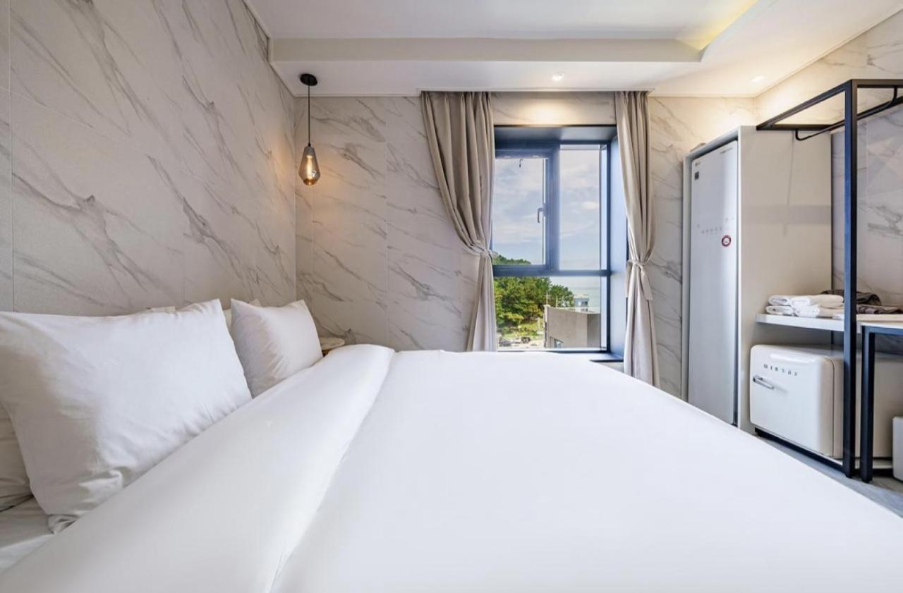 H Moment Hotel Songjeong Пусан Экстерьер фото