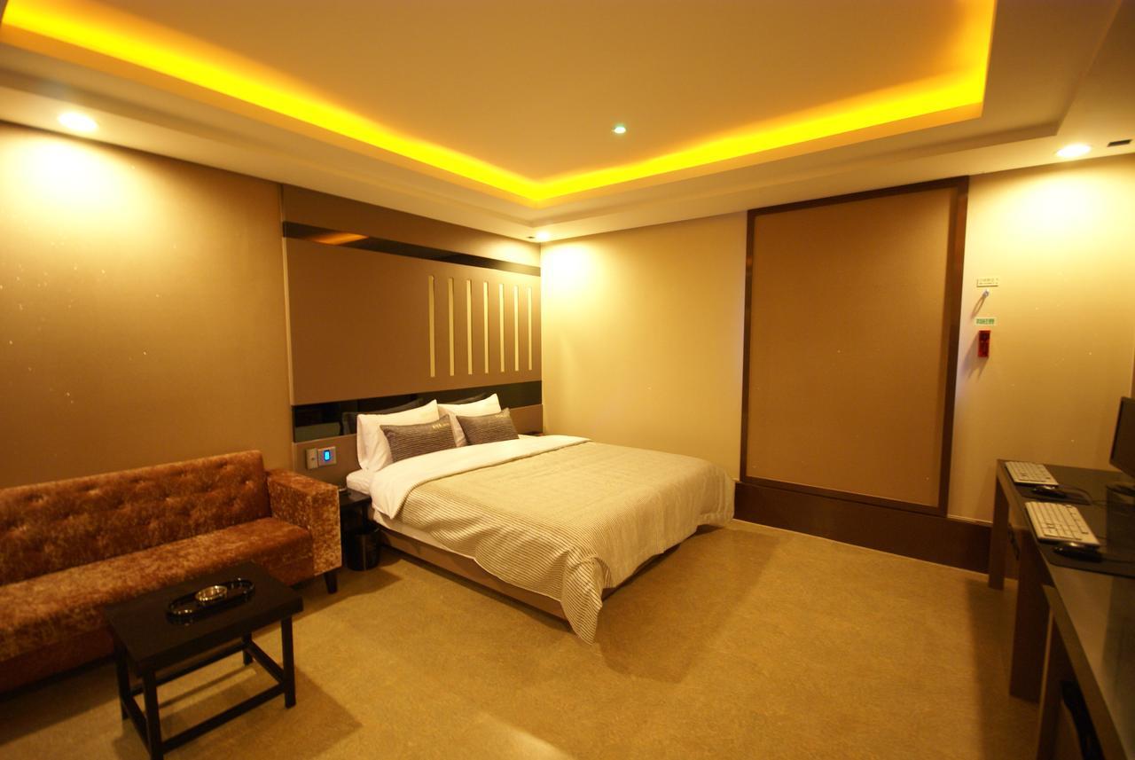 H Moment Hotel Songjeong Пусан Экстерьер фото